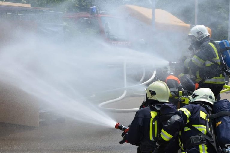 Agricultural sector urged to follow guidelines to minimise the impact of heat and fires
