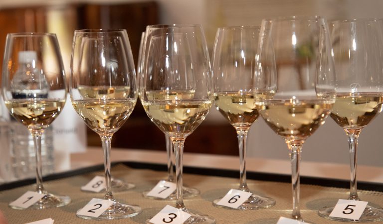 SA’s Sauvignon Blanc Stars Set to Shine in Annual FNB Top 10 Competition