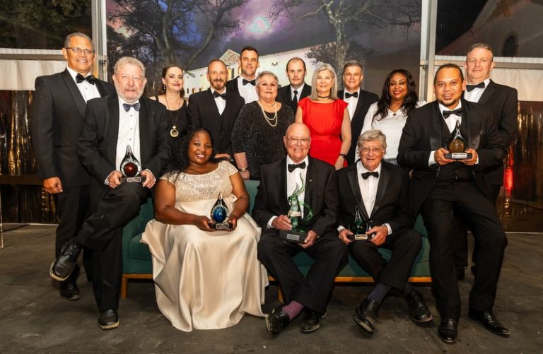Honouring the Backbone of Winemaking: SA’s Wine Industry Recognises Excellence from Vine to Cellar