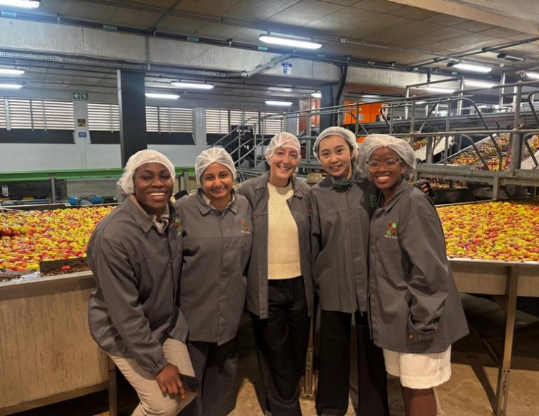 Tru-Cape Hosts Harvard Business School Students for UK Apple Market Study