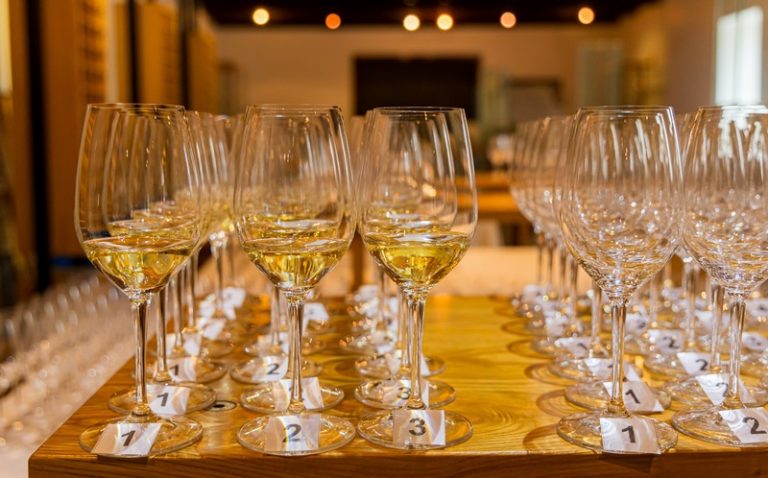 20 Years of Taste: FNB Sauvignon Blanc SA Top 10 Entries Open